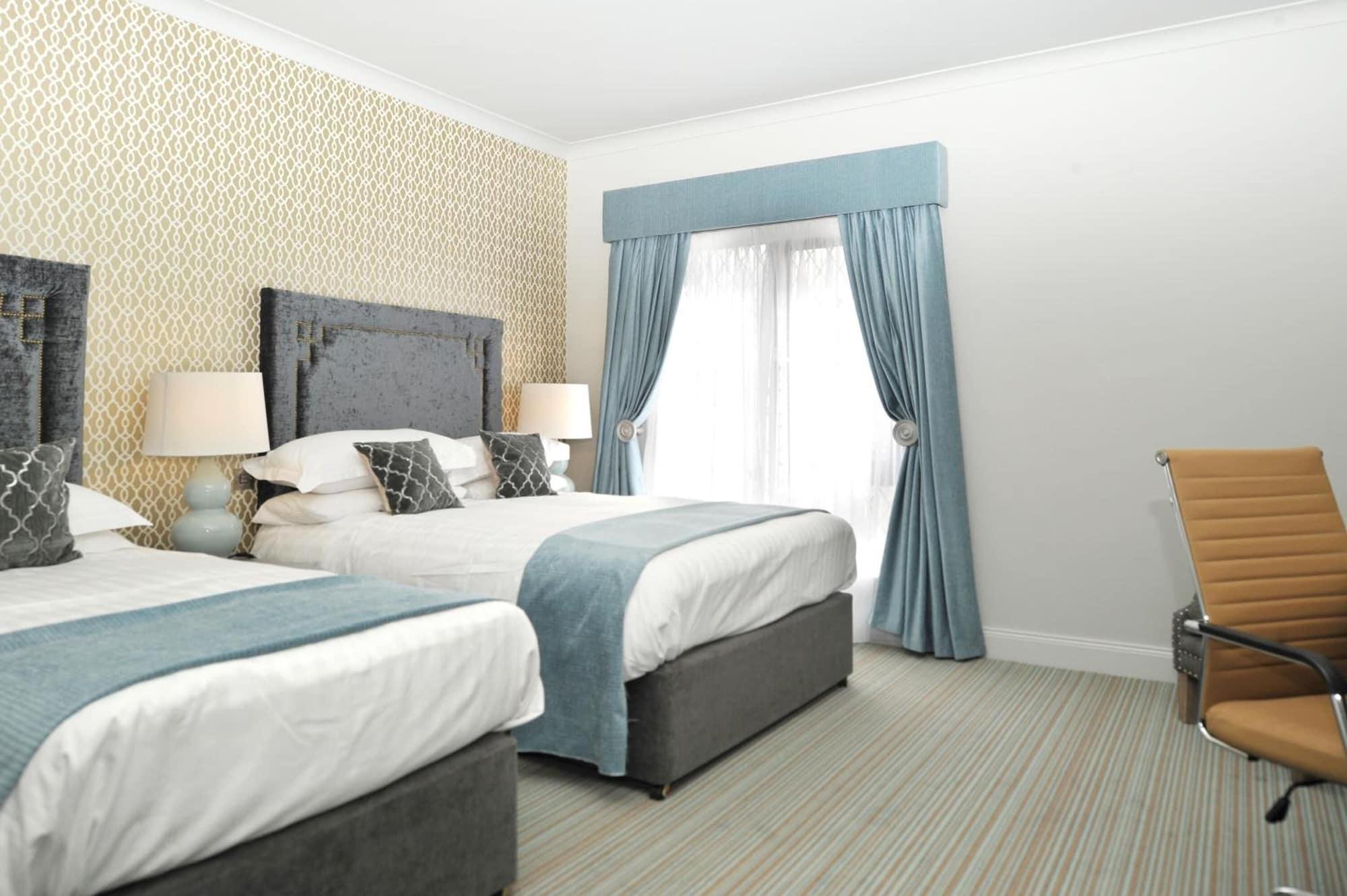 Treacys Oakwood Hotel, Шеннон Екстер'єр фото