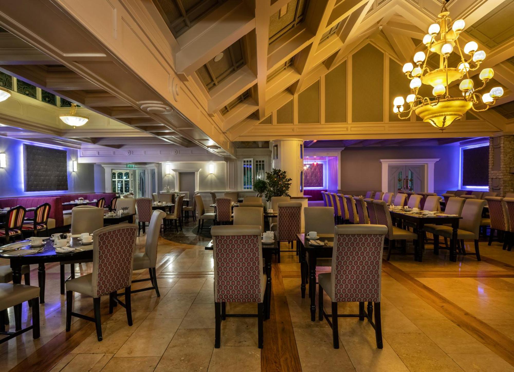 Treacys Oakwood Hotel, Шеннон Екстер'єр фото